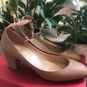 Valentino Tango Nude Pumps Heels 9 / 39.5